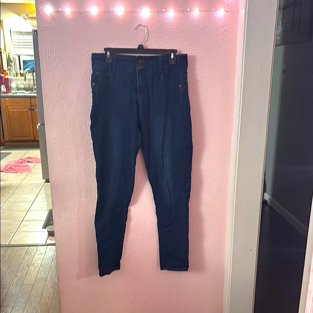 Blue Skinny Jean leggings with Tapered Leg Design